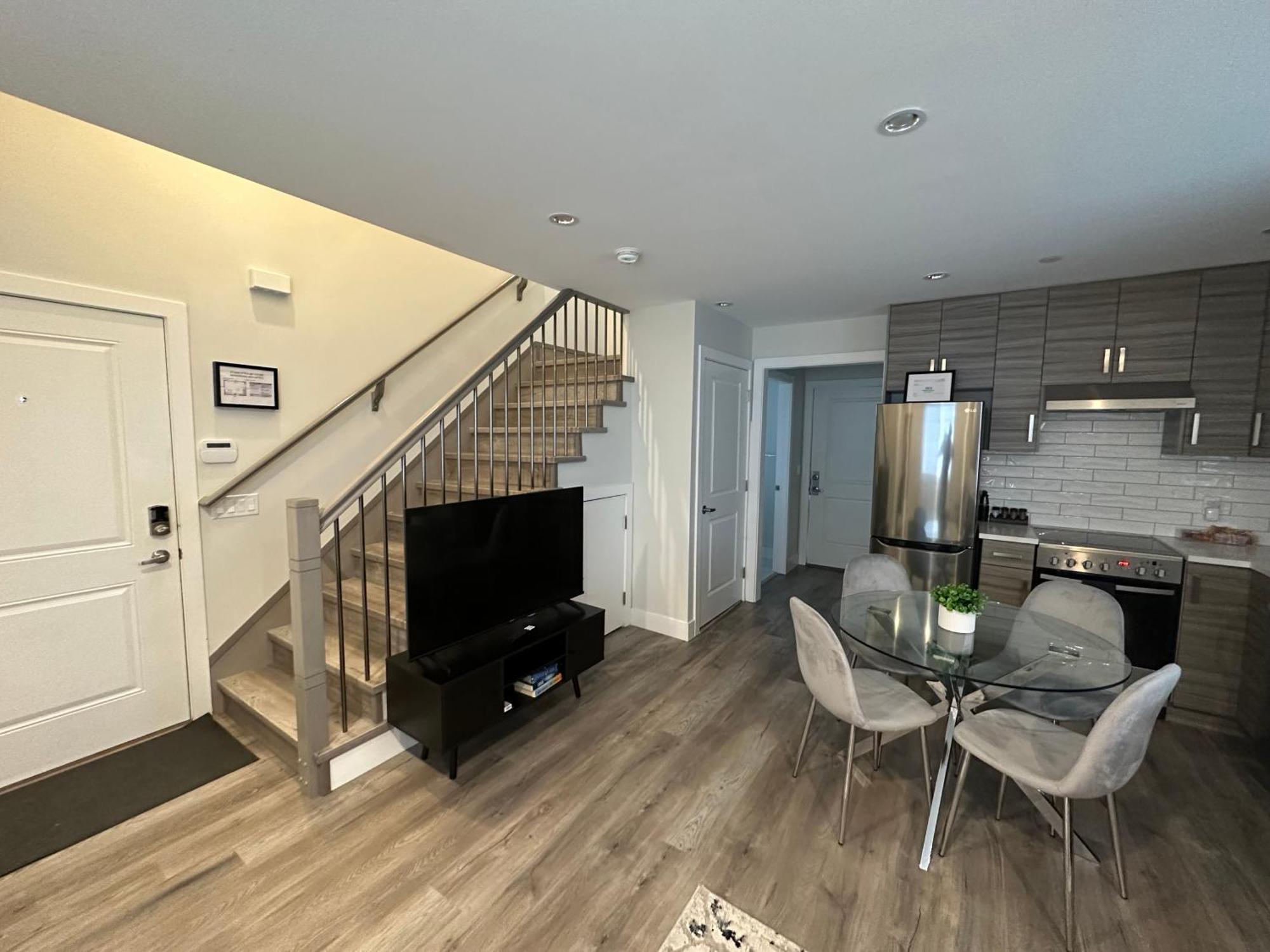 Bright And Cozy Modern Home In Vancouver - Central To Yvr-Downtown - Free Private Parking Екстериор снимка