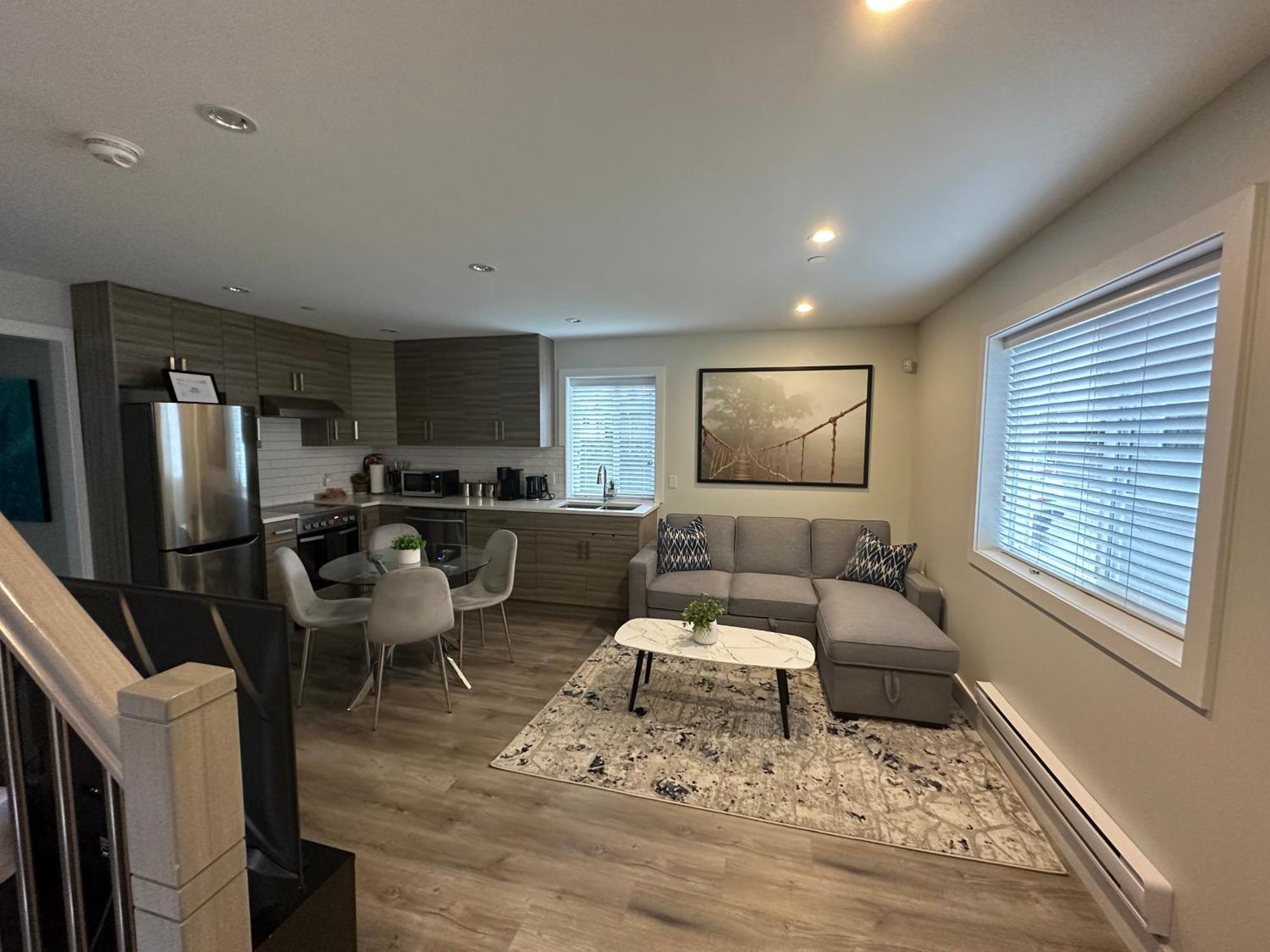 Bright And Cozy Modern Home In Vancouver - Central To Yvr-Downtown - Free Private Parking Екстериор снимка