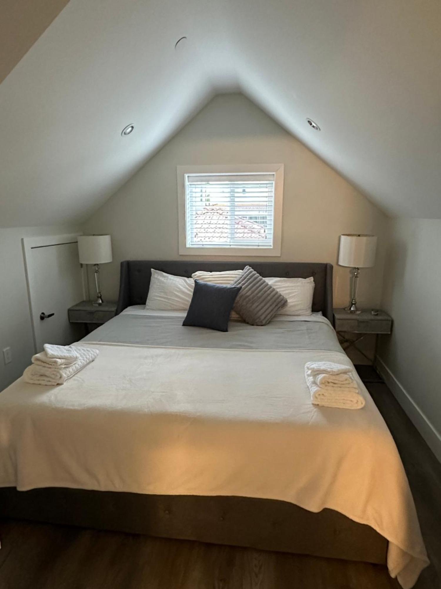 Bright And Cozy Modern Home In Vancouver - Central To Yvr-Downtown - Free Private Parking Екстериор снимка