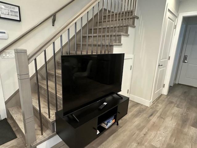 Bright And Cozy Modern Home In Vancouver - Central To Yvr-Downtown - Free Private Parking Екстериор снимка